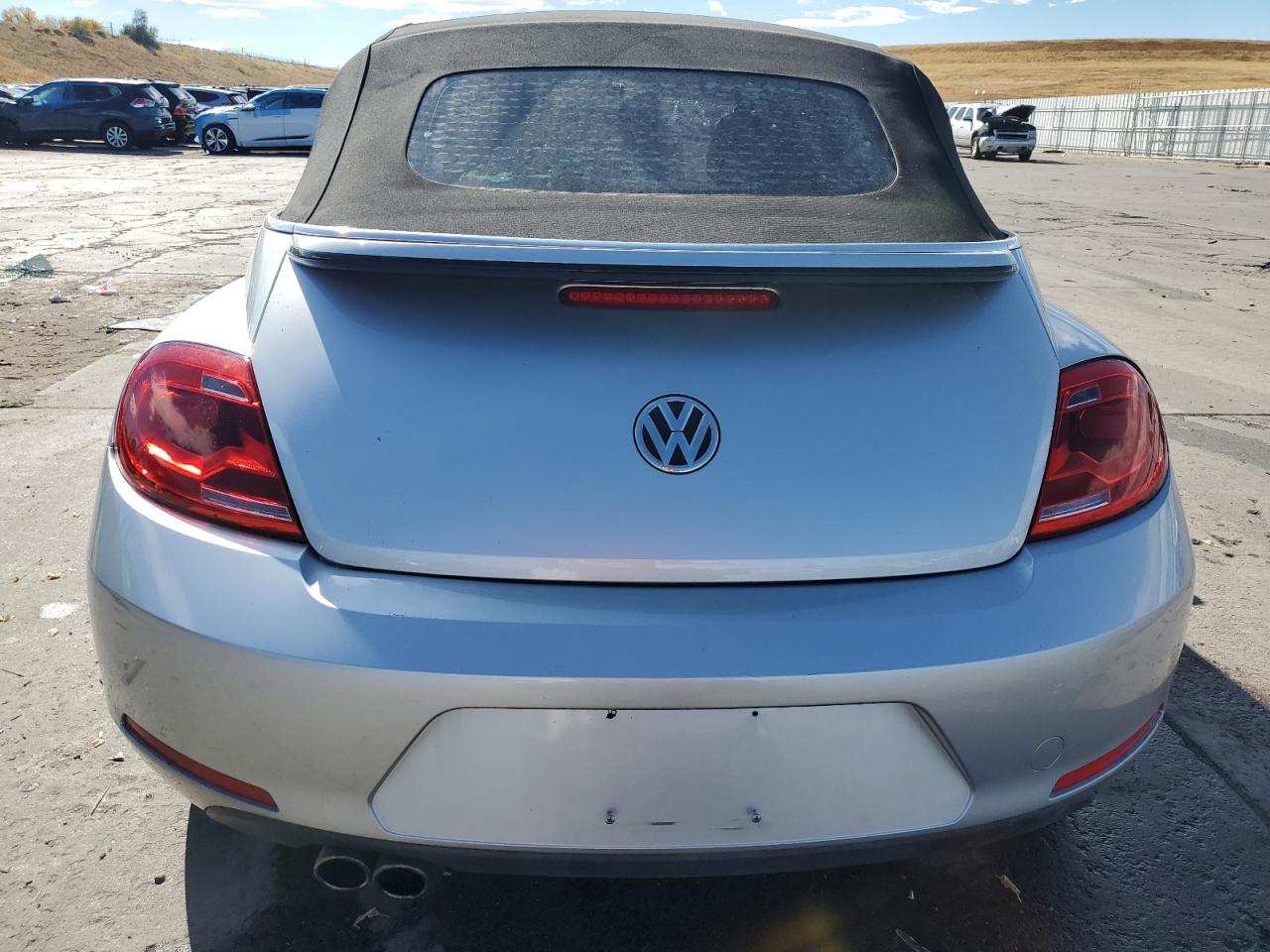 Lot #2940410089 2015 VOLKSWAGEN BEETLE 1.8