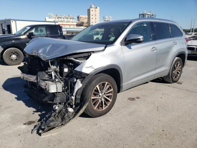 VIN 5TDKZRFH5HS526035 2017 Toyota Highlander, SE no.1