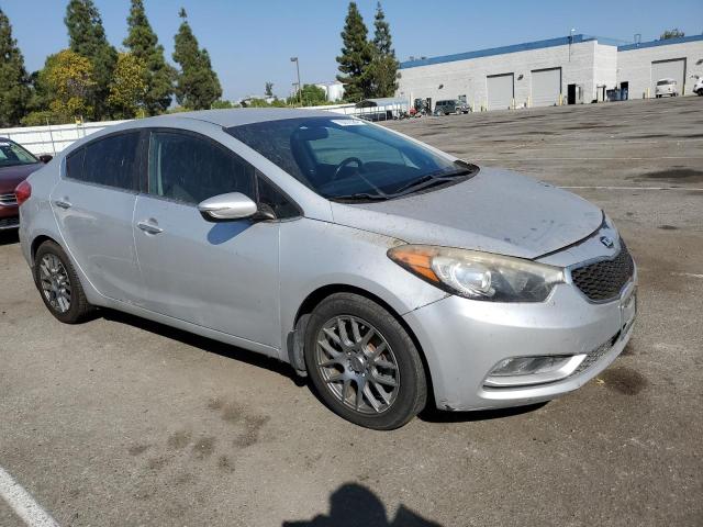 VIN KNAFX4A84F5337832 2015 KIA Forte, EX no.4