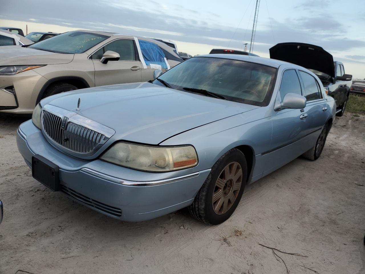 Lincoln Town Car 2005 Signature Limited