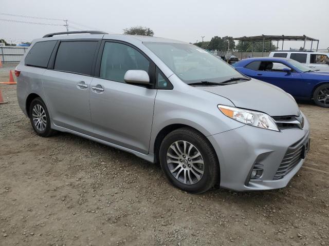 VIN 5TDYZ3DC1JS919163 2018 Toyota Sienna, Xle no.4