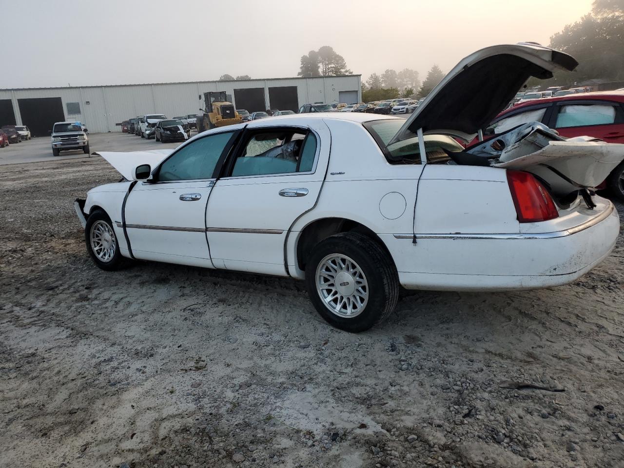 Lot #2926059719 1999 LINCOLN TOWN CAR S