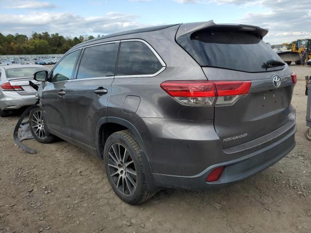 VIN 5TDJZRFH5HS431468 2017 Toyota Highlander, SE no.2