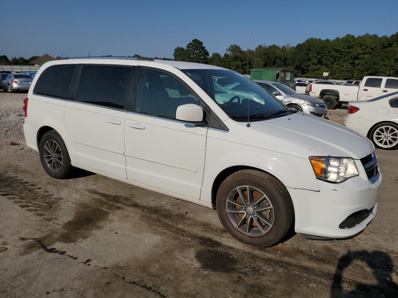 Lot #2890101317 2017 DODGE GRAND CARA