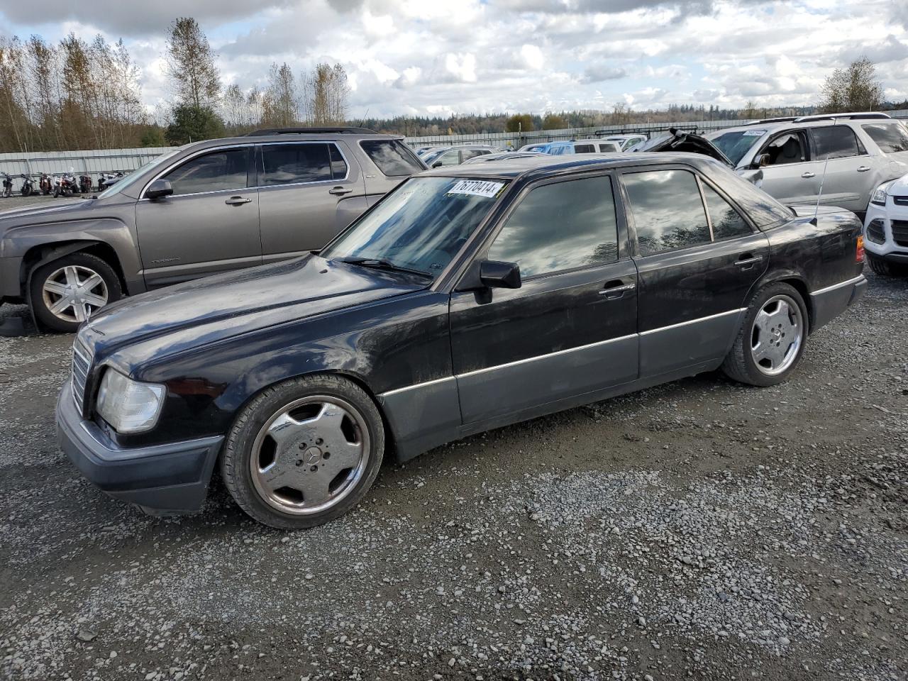 Lot #2994322032 1992 MERCEDES-BENZ 300 E