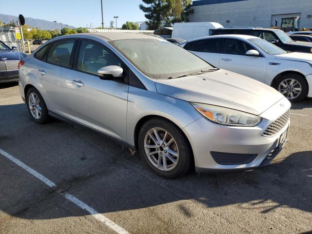 VIN 1FADP3F22FL306492 2015 Ford Focus, SE no.4