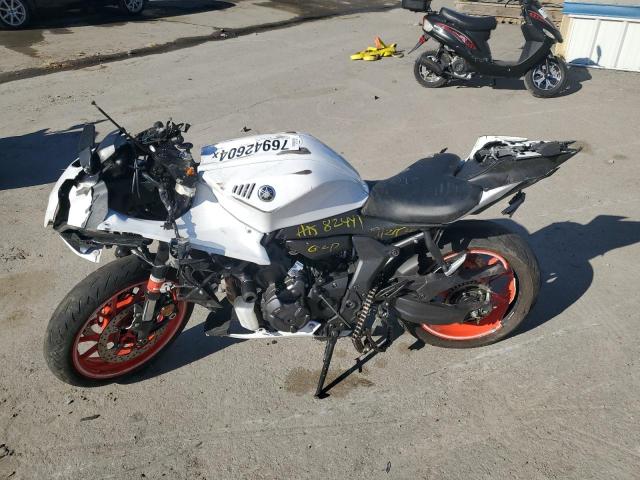 YAMAHA YZFR7 2023 white  gas JYARM38E9PA008711 photo #4