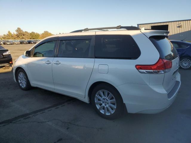 VIN 5TDYK3DC3ES508616 2014 Toyota Sienna, Xle no.2