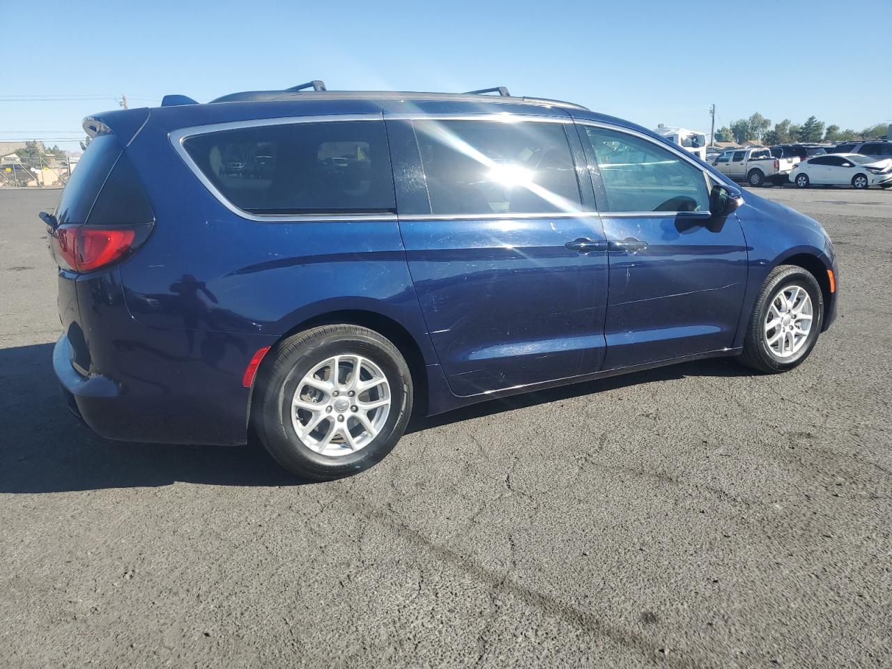 Lot #2926114715 2020 CHRYSLER VOYAGER LX