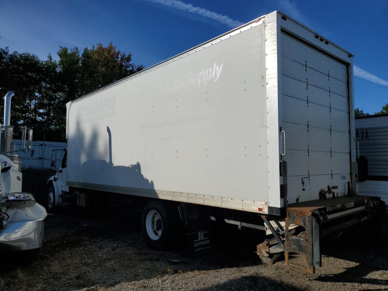 Lot #2923572132 2015 FREIGHTLINER M2 106 MED