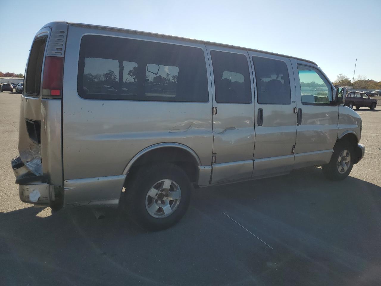 Lot #2935084261 2002 GMC SAVANA G15