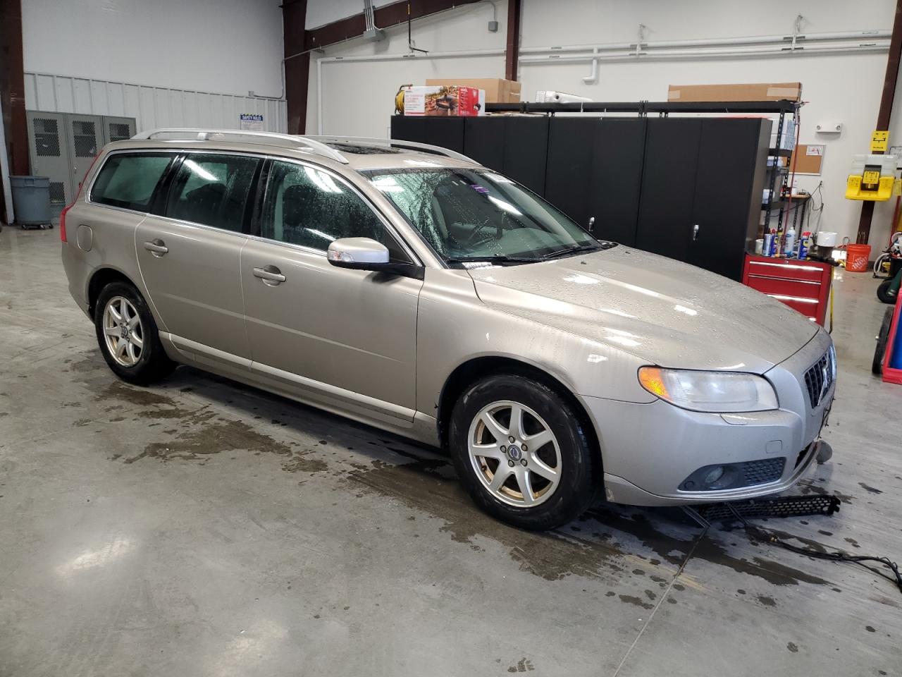 Lot #2969846972 2008 VOLVO V70 3.2