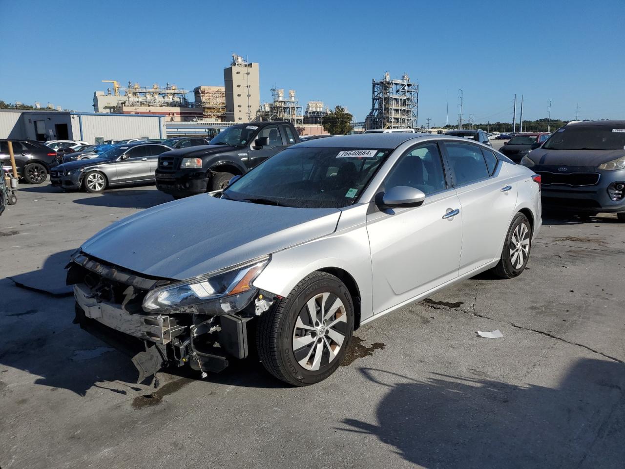  Salvage Nissan Altima