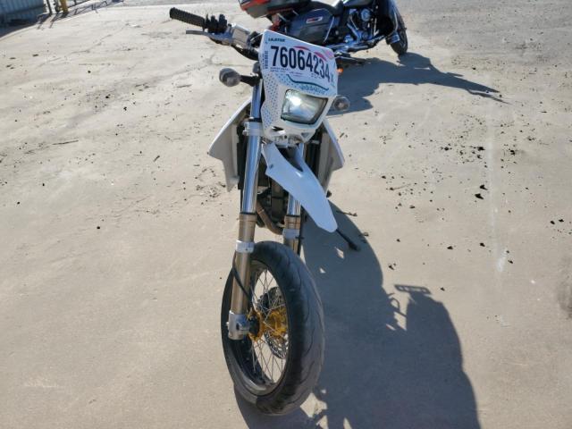 2019 SUZUKI DR-Z400 S - JS1SK43A2K7100054