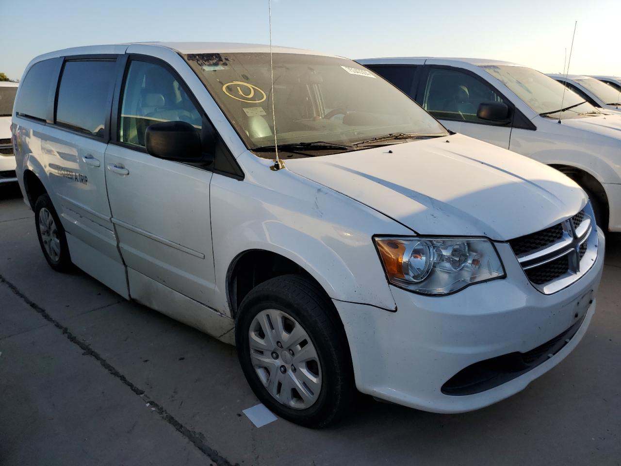 Lot #2923847871 2017 DODGE GRAND CARA