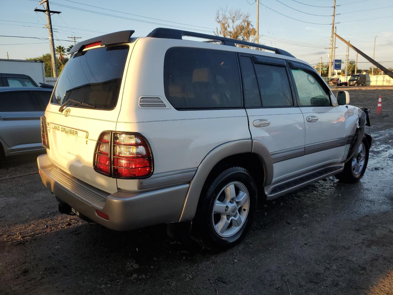 Lot #2979336695 2004 TOYOTA LAND CRUIS