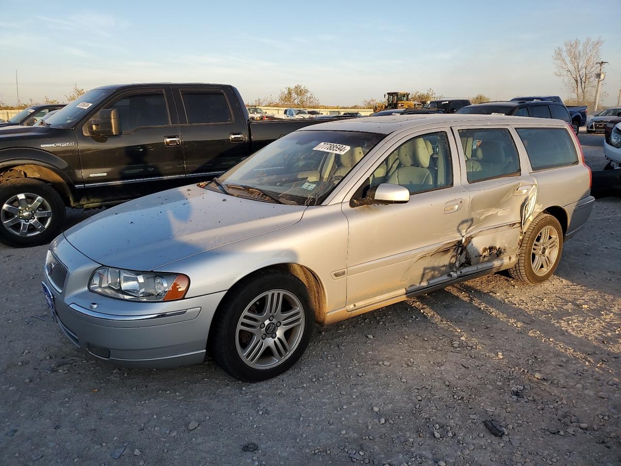 Lot #2943273861 2006 VOLVO V70 2.5T