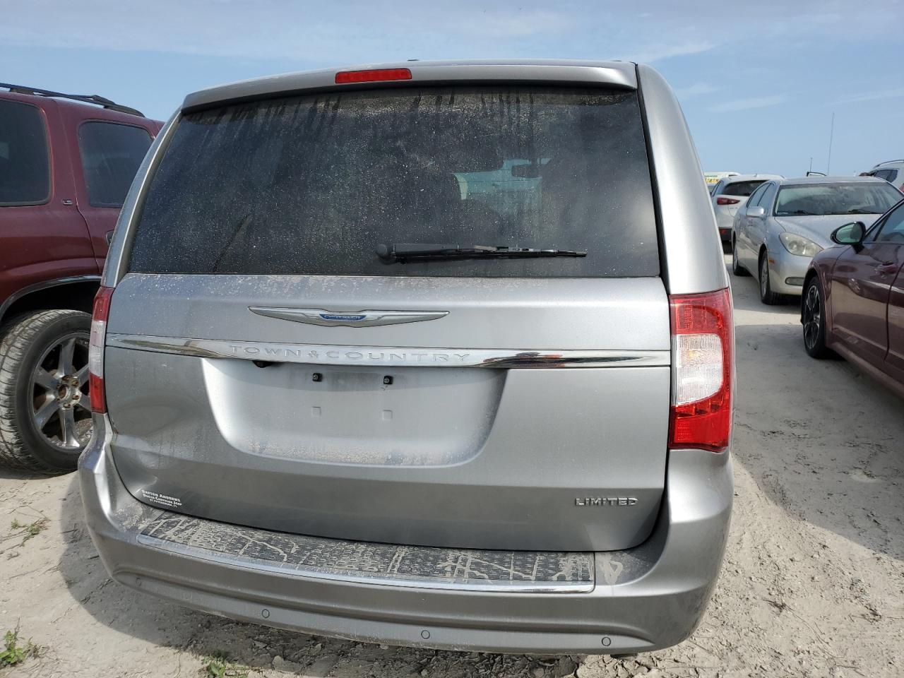 Lot #2947128538 2015 CHRYSLER TOWN & COU