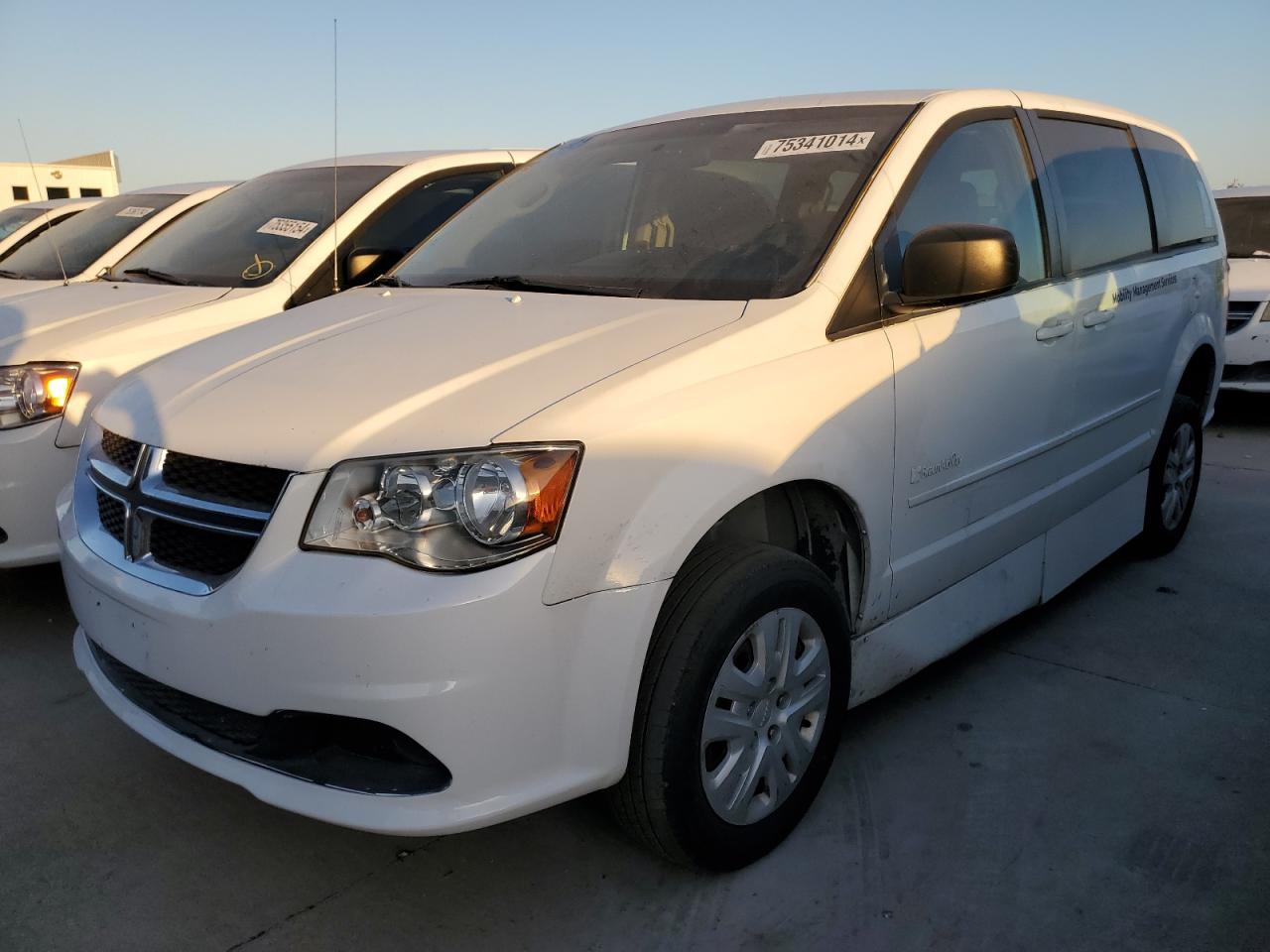 Lot #2940671351 2017 DODGE GRAND CARA