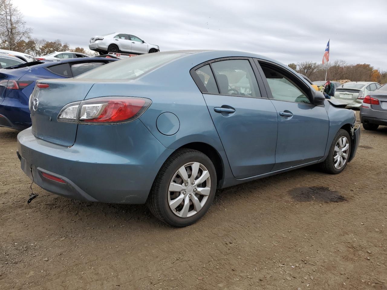 Lot #2959291419 2011 MAZDA 3 I