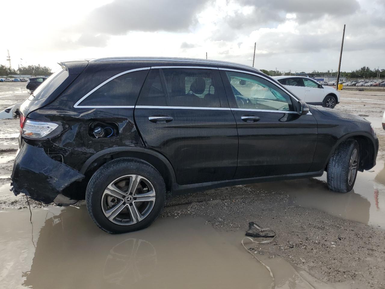 Lot #2960321799 2017 MERCEDES-BENZ GLC 300 4M