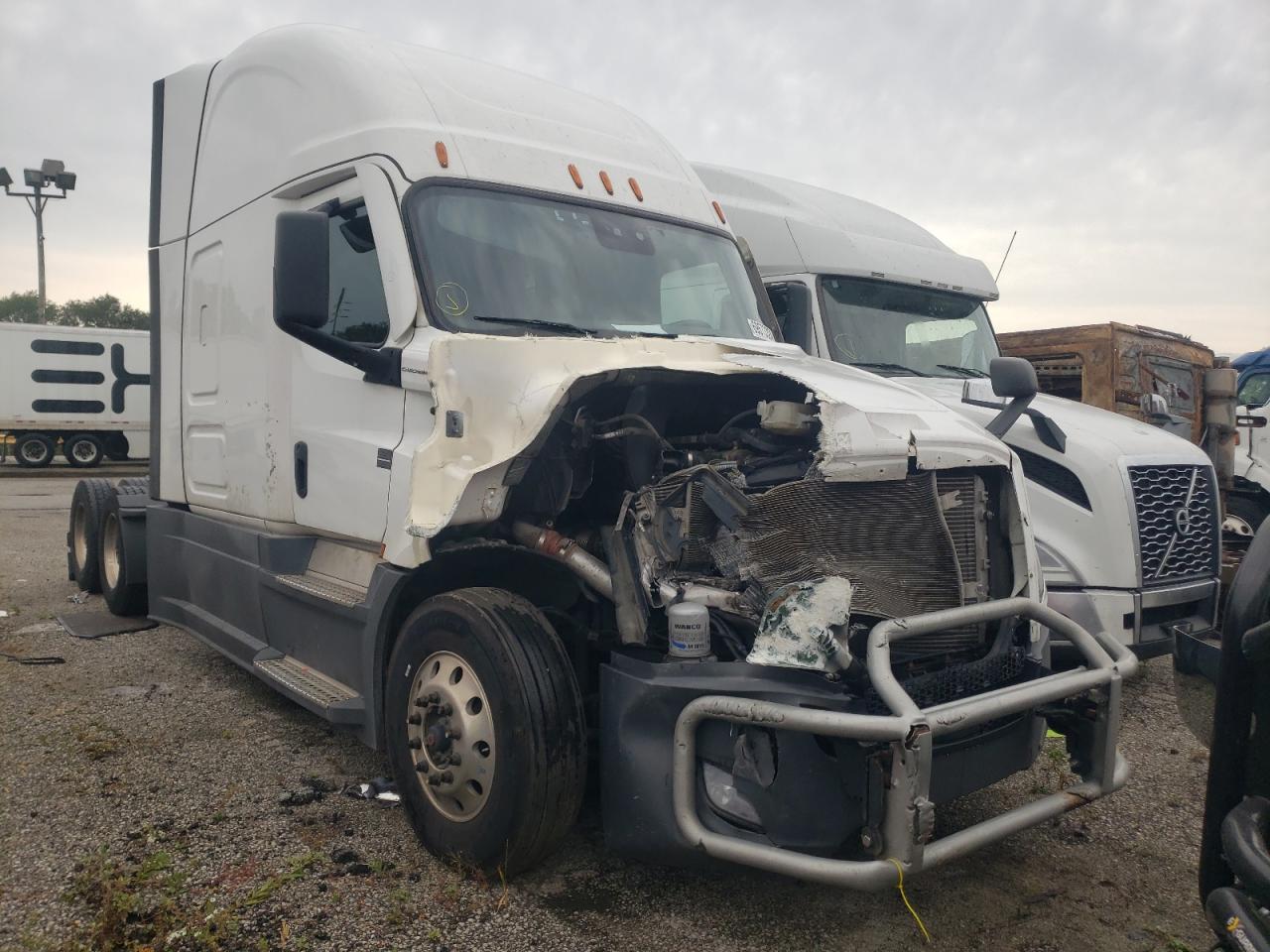 Lot #2955183938 2022 FREIGHTLINER CASCADIA 1