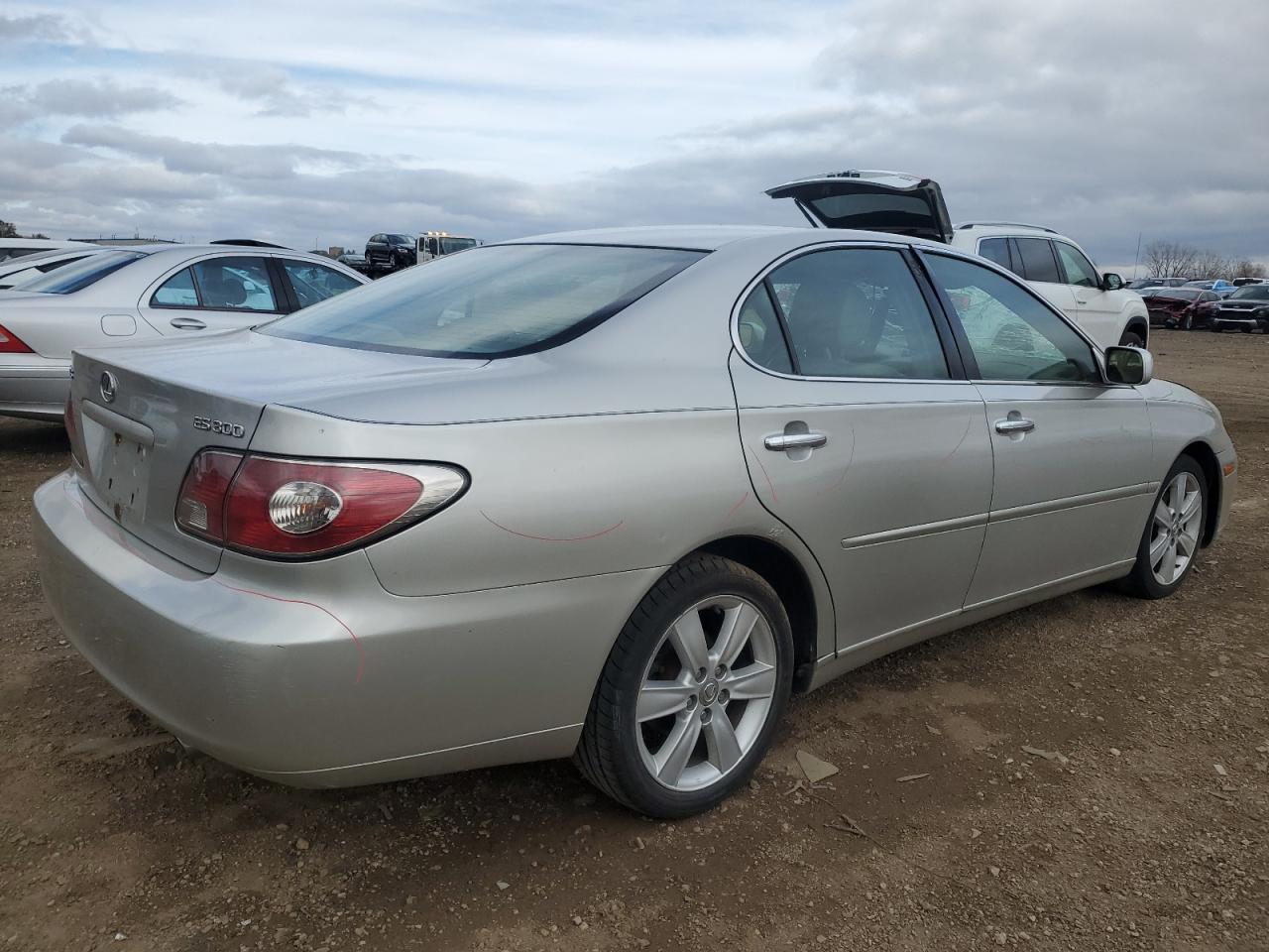 Lot #2947526842 2002 LEXUS ES 300