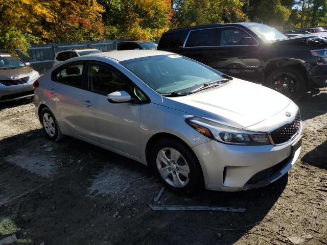 VIN 3KPFK4A74HE109040 2017 KIA Forte, LX no.4