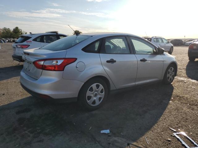 VIN 1FADP3E27EL142382 2014 Ford Focus, S no.3