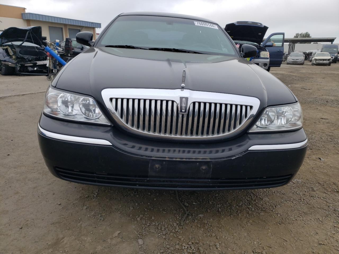 Lot #3023113185 2006 LINCOLN TOWN CAR E