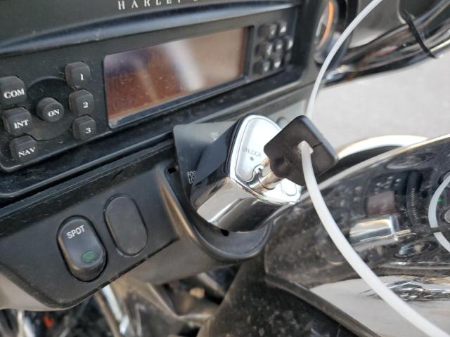 2011 HARLEY-DAVIDSON FLHTC 1HD1FF416BB658484