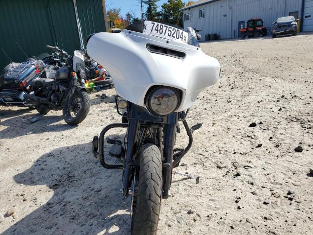 HARLEY-DAVIDSON FLHXS 2020 white  gas 1HD1KRP19LB635372 photo #3