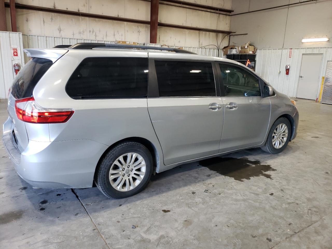 Lot #2926494283 2015 TOYOTA SIENNA XLE