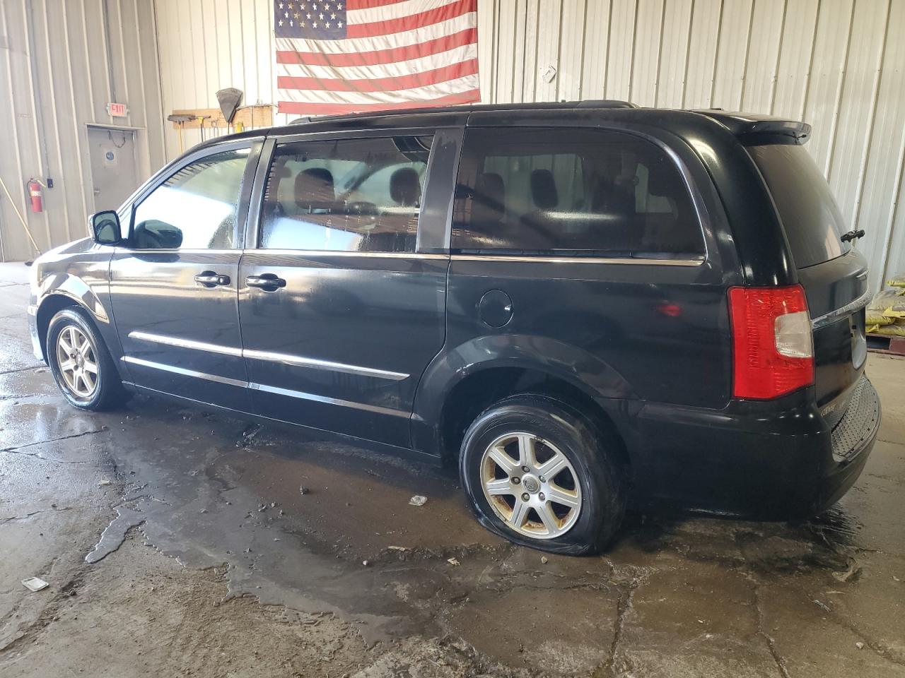 Lot #2974089541 2012 CHRYSLER TOWN & COU