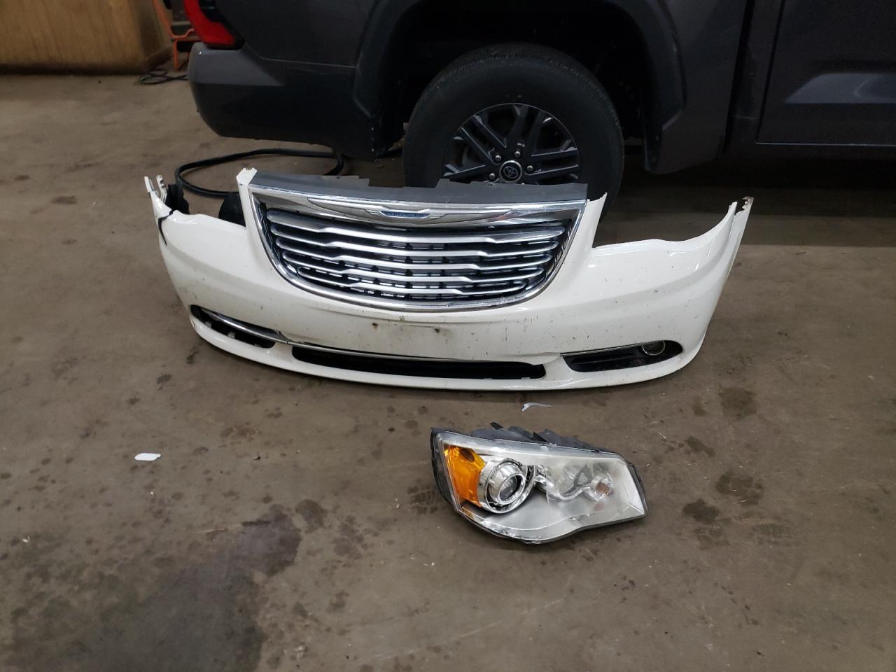 Lot #2935932830 2013 CHRYSLER TOWN & COU