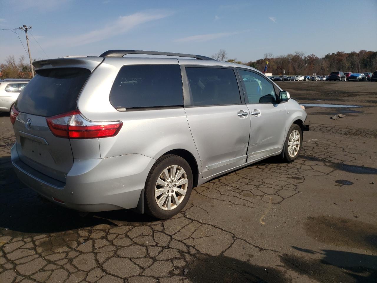 Lot #3027005793 2016 TOYOTA SIENNA XLE