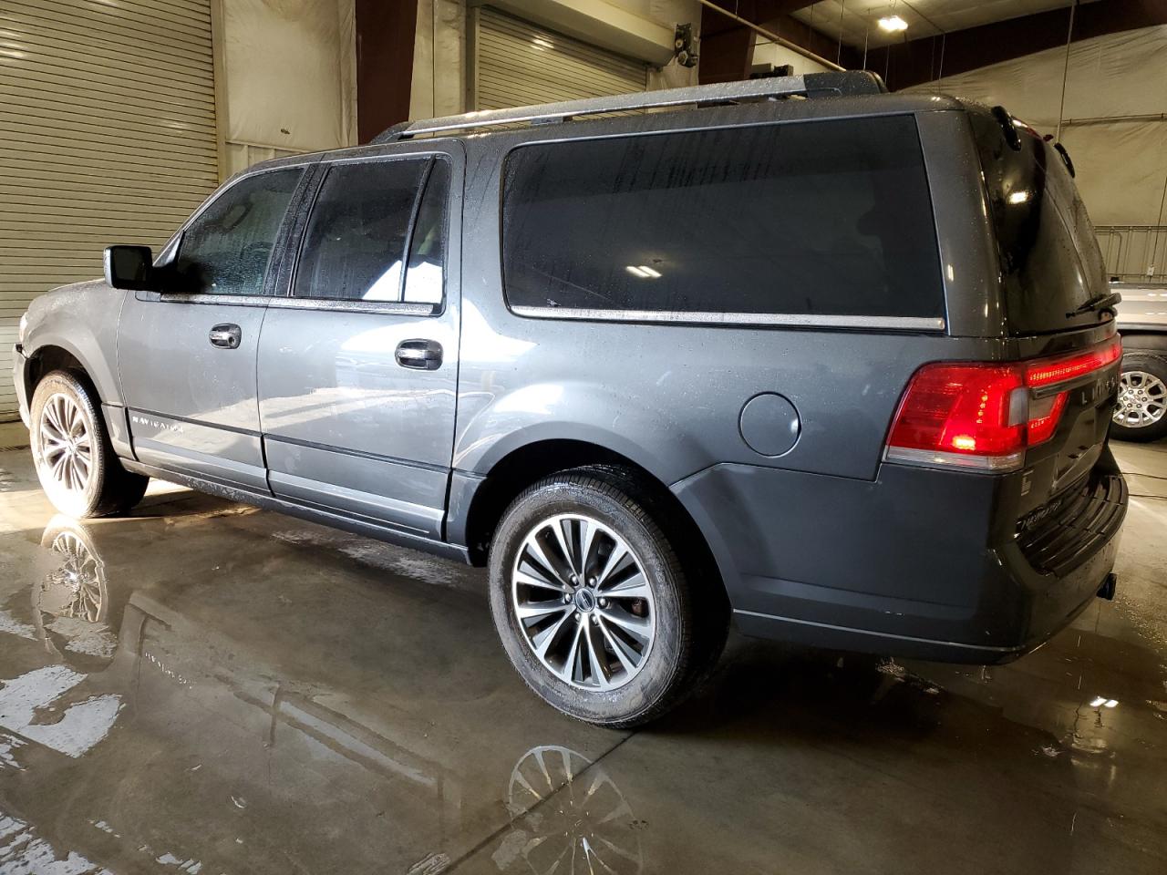 Lot #3029374685 2017 LINCOLN NAVIGATOR