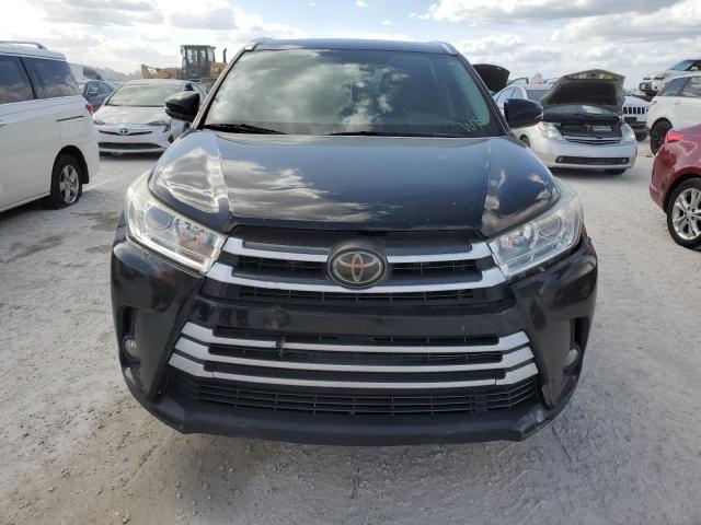 VIN 5TDKZRFH4JS263056 2018 Toyota Highlander, SE no.5