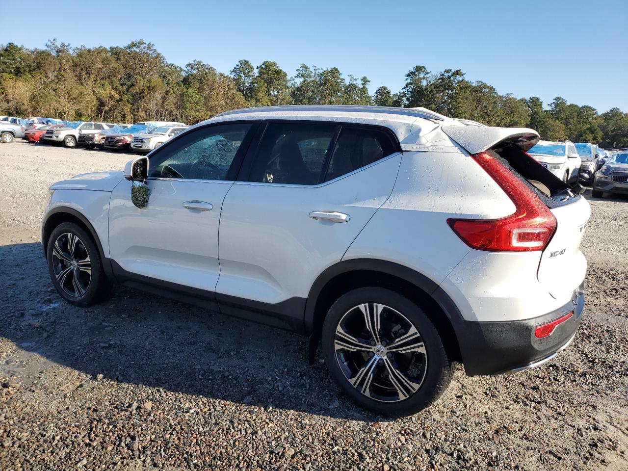 Lot #2945565087 2020 VOLVO XC40 T5 IN