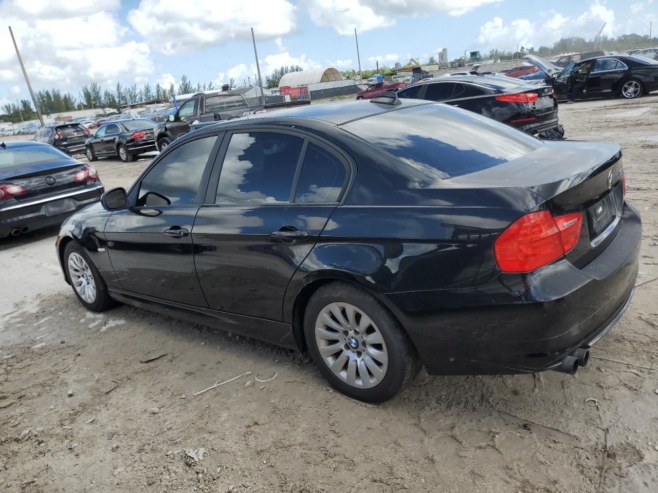 Lot #2928053394 2009 BMW 328 I