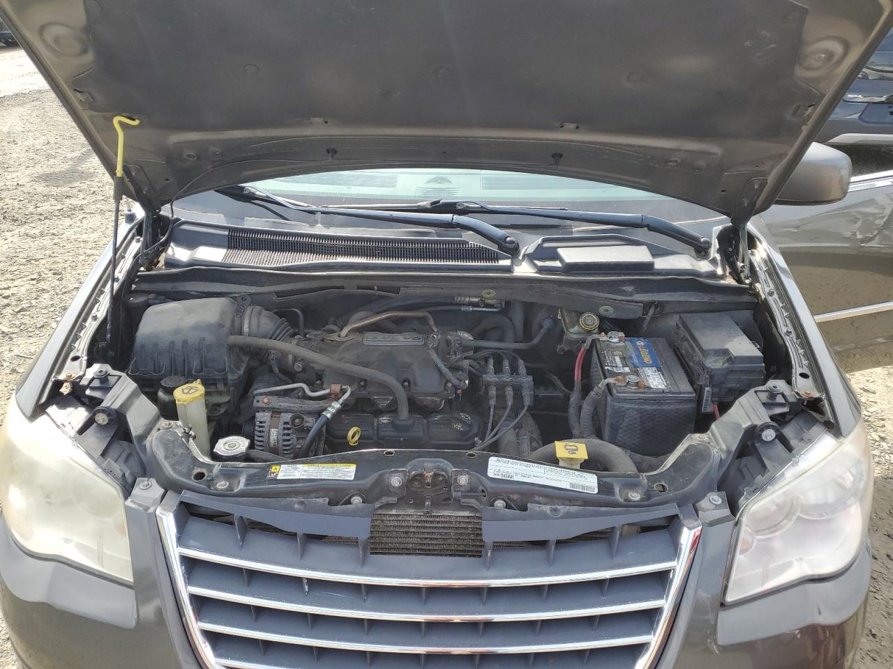 Lot #2878990014 2010 CHRYSLER TOWN & COU