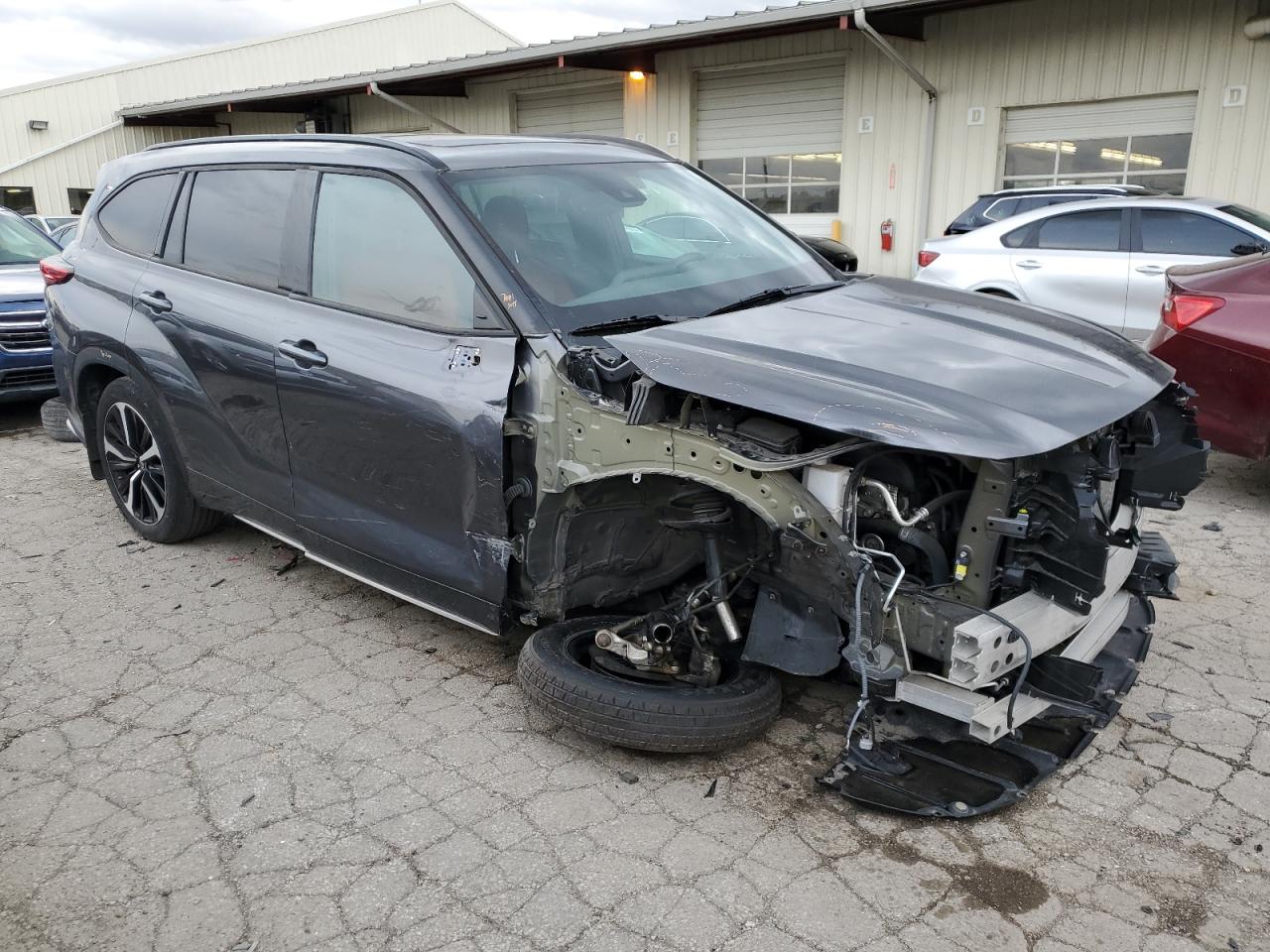 Lot #3026110101 2022 TOYOTA HIGHLANDER