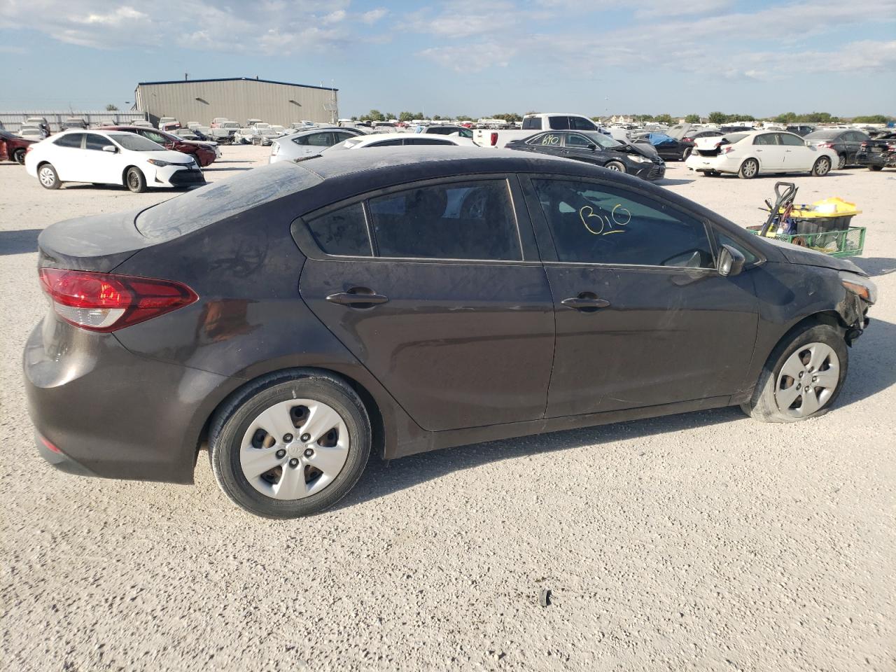 KIA FORTE LX 2018 brown  gas 3KPFK4A7XJE175341 photo #4