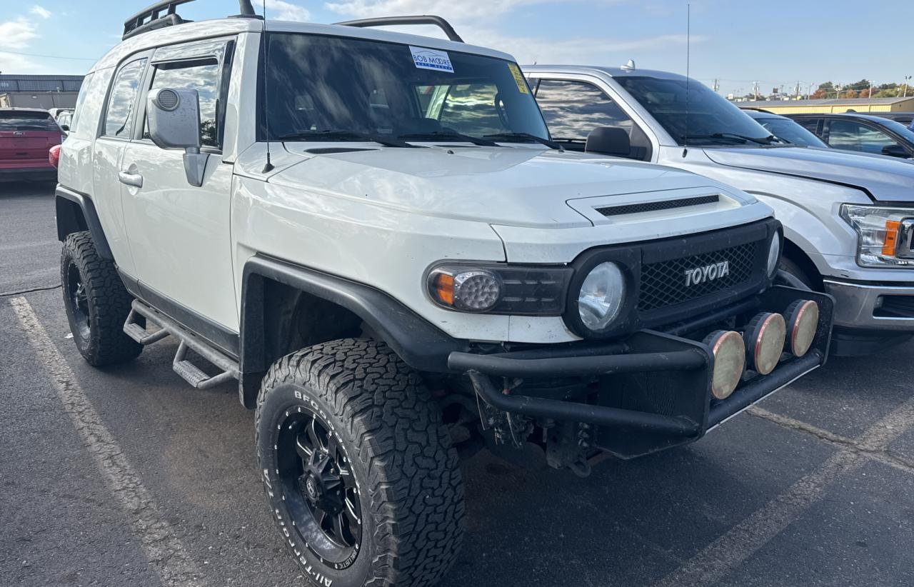 Lot #2923642569 2014 TOYOTA FJ CRUISER