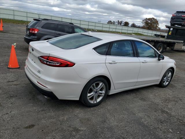 VIN 3FA6P0HDXKR164135 2019 Ford Fusion, SE no.3