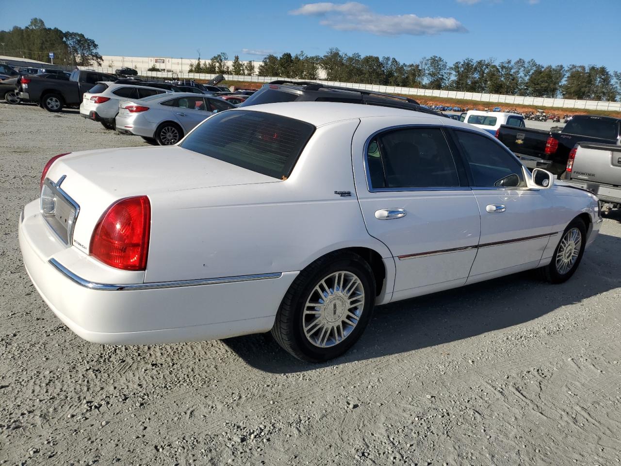 Lot #2921593745 2008 LINCOLN TOWN CAR S