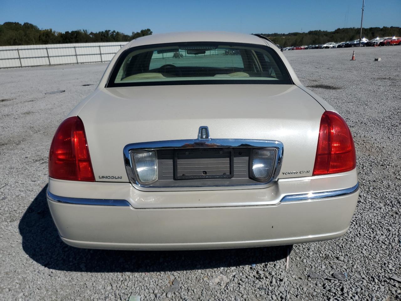 Lot #2964669005 2006 LINCOLN TOWN CAR S