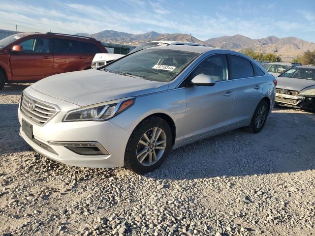 VIN 5NPE24AF0FH040374 2015 Hyundai Sonata, SE no.1