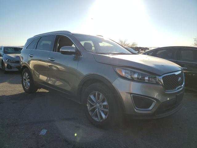 VIN 5XYPG4A32HG206470 2017 KIA Sorento, LX no.4