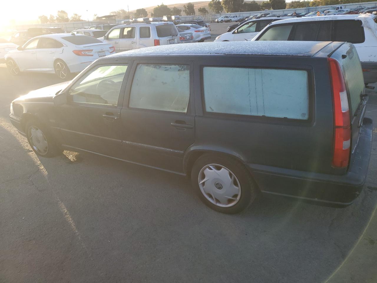 Lot #2921543709 1998 VOLVO V70